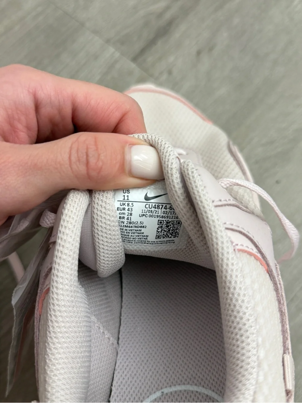 Nike Women’s Light Pink Athletic Sneakers size 11
